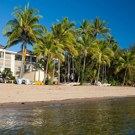 Island Views Beachfront Apartments Palm Cove Exterior foto