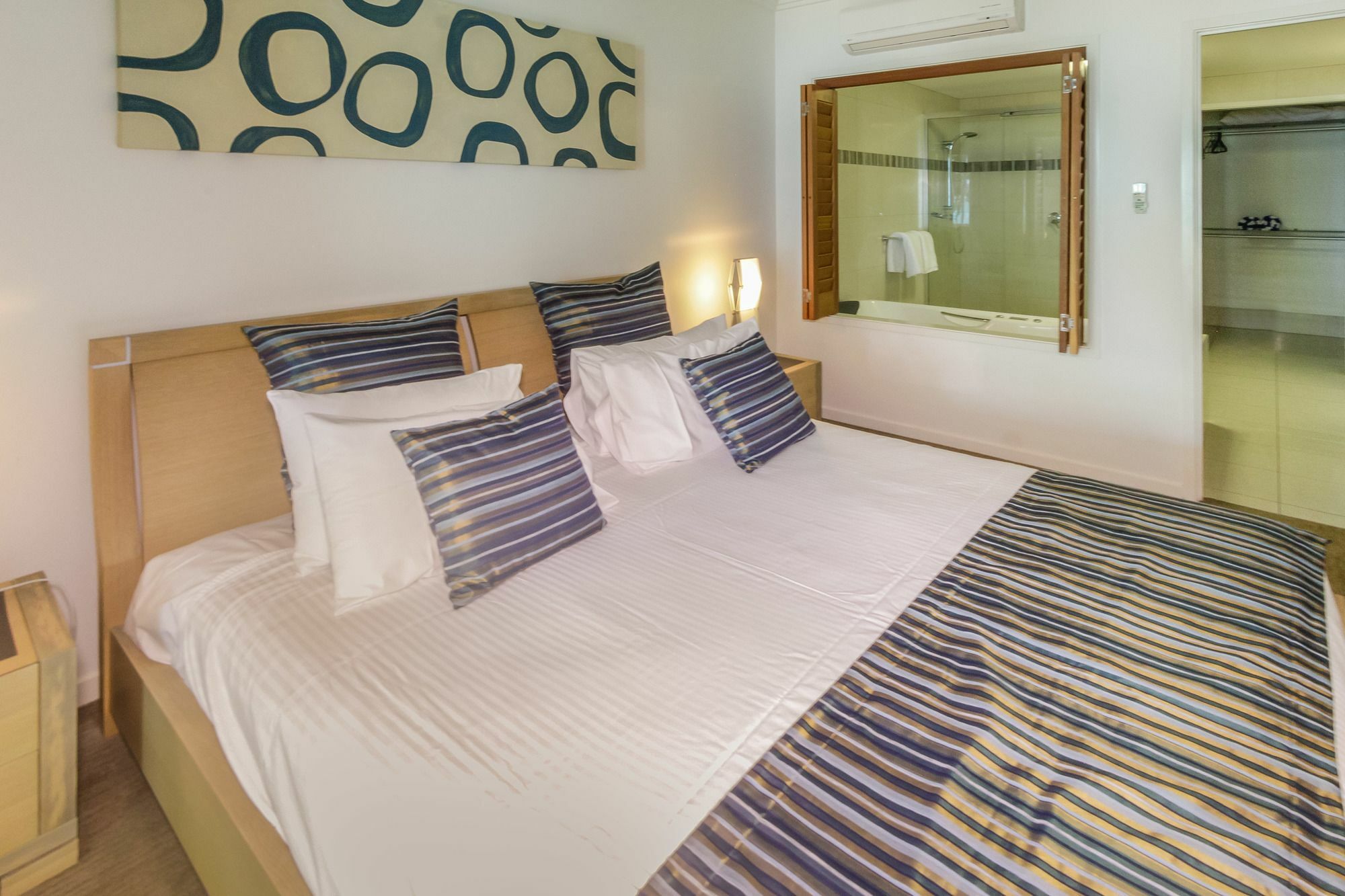 Island Views Beachfront Apartments Palm Cove Exterior foto
